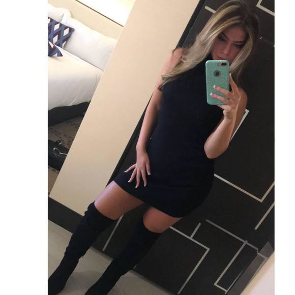 Meet your Posher, Jenn - Picture 1 of 1